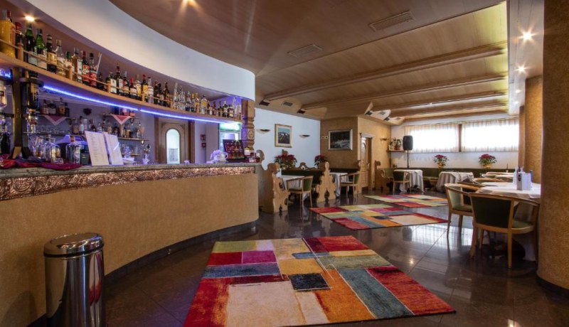 bar